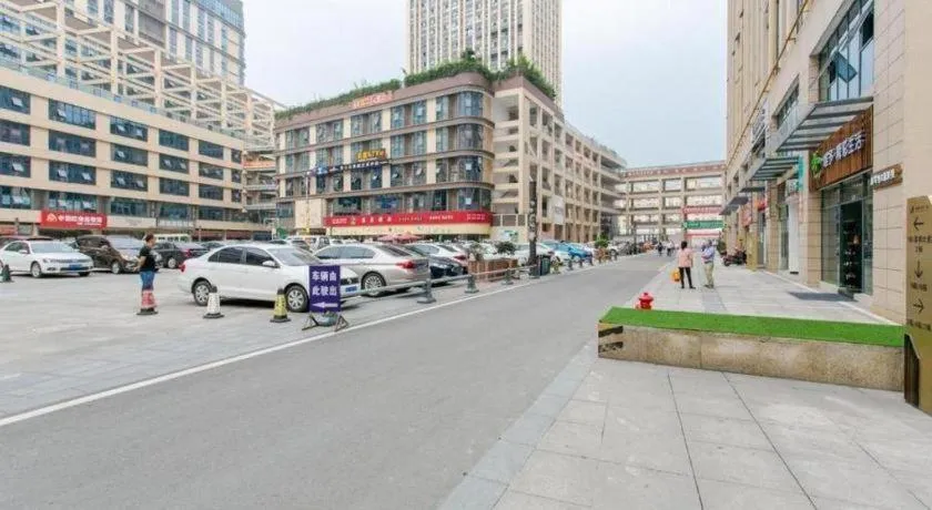 Xana Hotelle Chengdou Xindu Sanhechang Metro Station