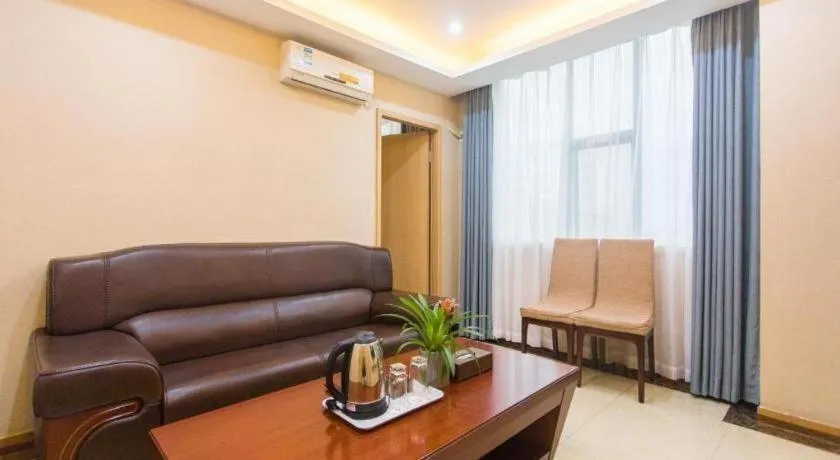 Chonpines Hotel Shenzhen Gongming Honghuashan Metro Station