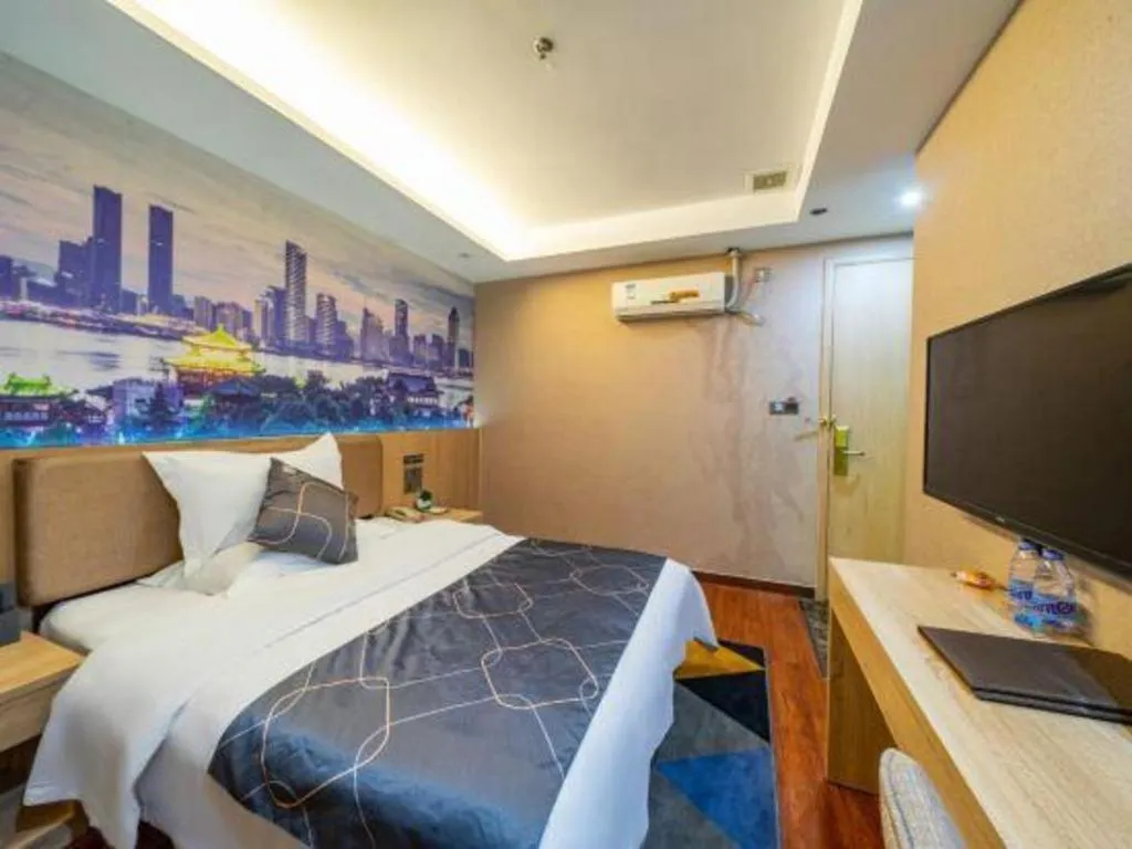 Bed in Chonpines Hotel Shenzhen Gongming Honghuashan Metro Station