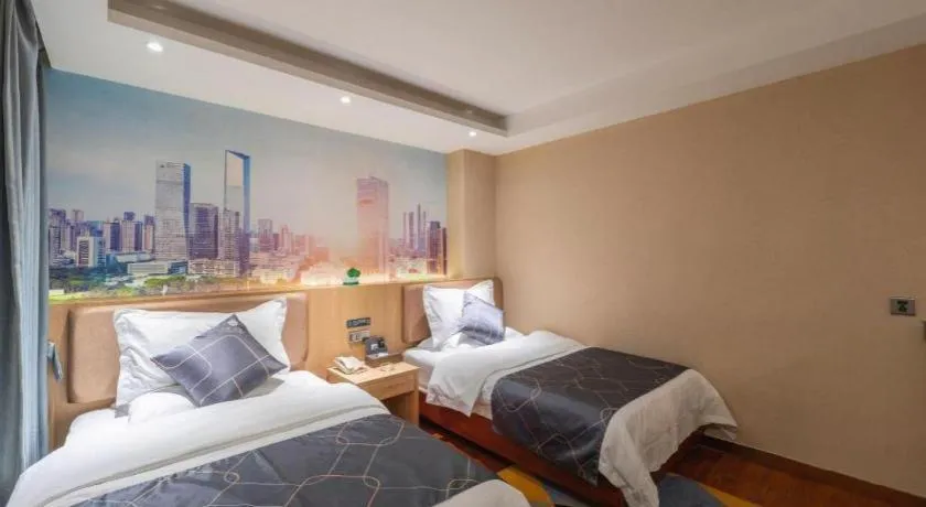 Bed in Chonpines Hotel Shenzhen Gongming Honghuashan Metro Station
