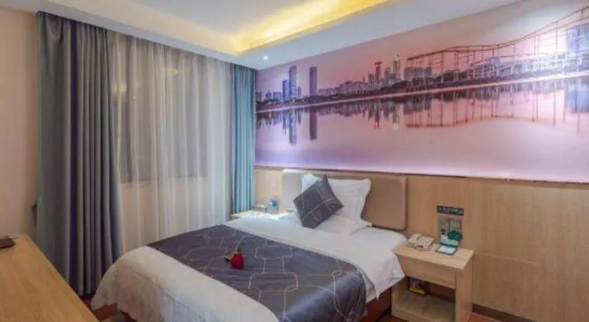 Bed in Chonpines Hotel Shenzhen Gongming Honghuashan Metro Station