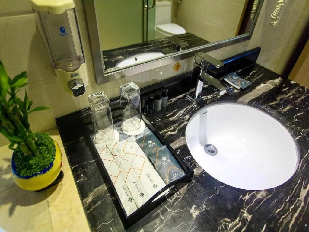 Chonpines Hotel Shenzhen Gongming Honghuashan Metro Station