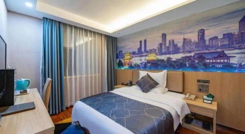 Bed in Chonpines Hotel Shenzhen Gongming Honghuashan Metro Station