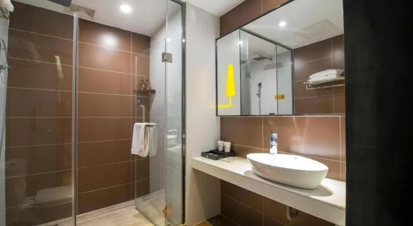 IU Hotel Baoding Yuhua East Road Passenger Center