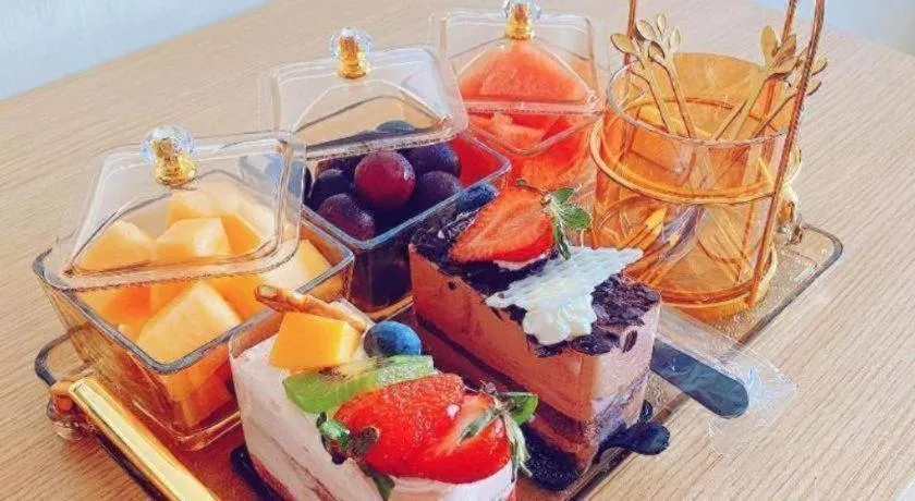 IU Hotel Baoding Yuhua East Road Passenger Center