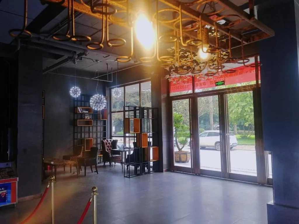 James Joyce Coffetel·Nannign Shanglin Tongle Road