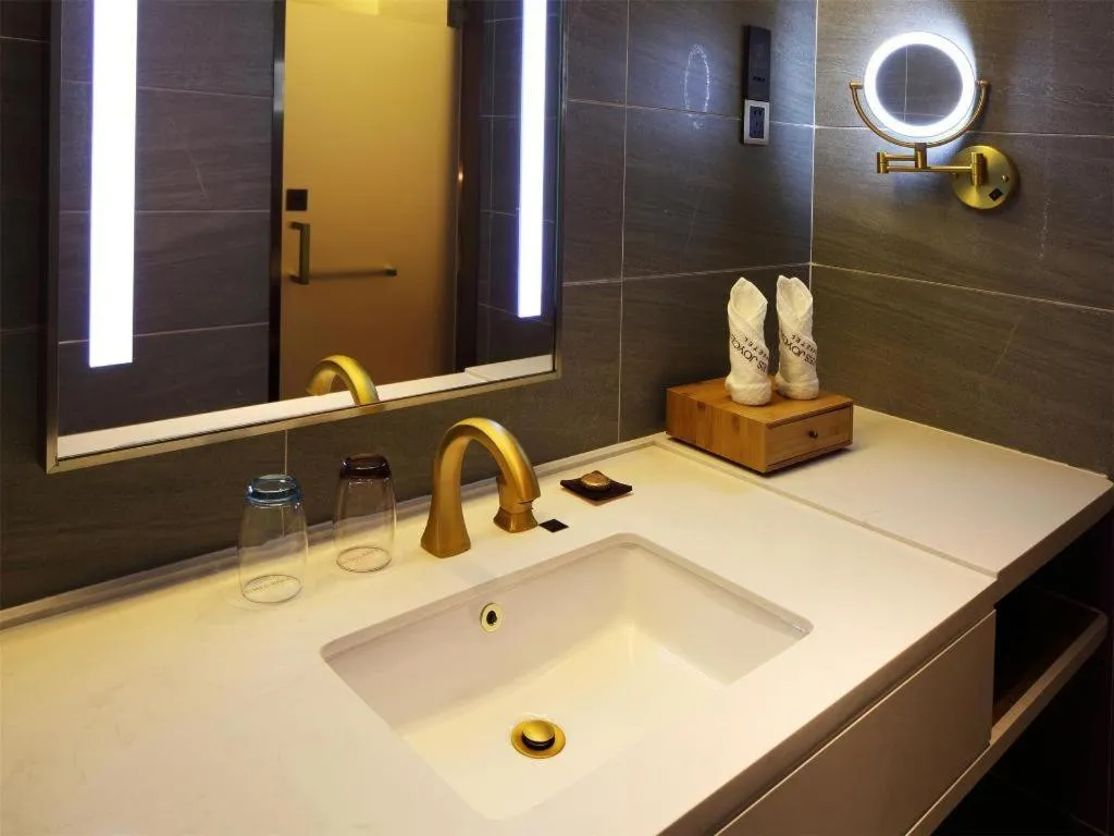 James Joyce Coffetel·Nannign Shanglin Tongle Road