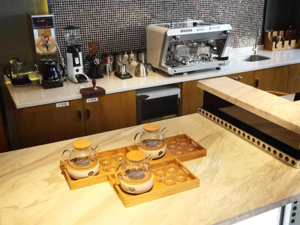 James Joyce Coffetel·Nannign Shanglin Tongle Road