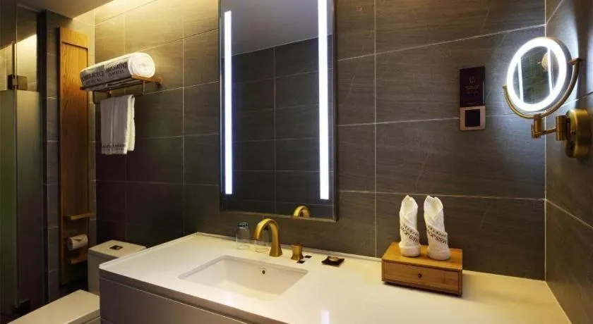 James Joyce Coffetel·Nannign Shanglin Tongle Road