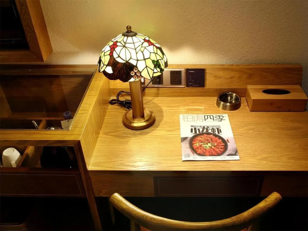 James Joyce Coffetel·Nannign Shanglin Tongle Road