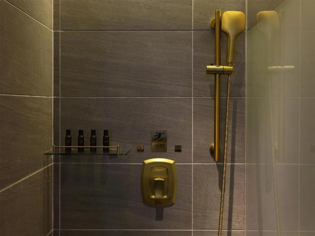 James Joyce Coffetel·Nannign Shanglin Tongle Road