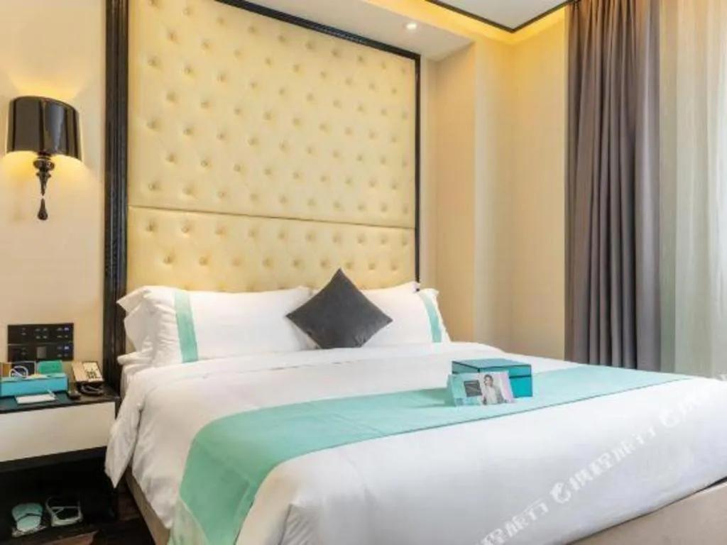 Bed in Xana Hotelle·Guangzhou Shangxiajiu Yongqingfang Changshou Road Metro Station