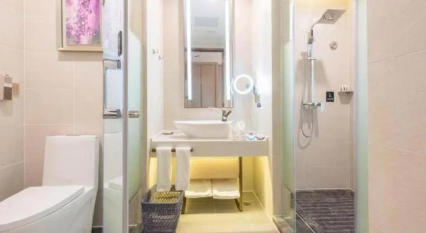 Lavande Hotel·Heyuan Bavaria