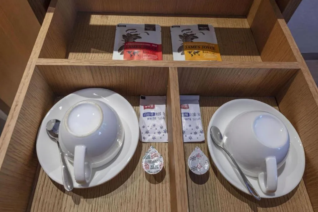 James Joyce Coffetel Hefei University of Technology