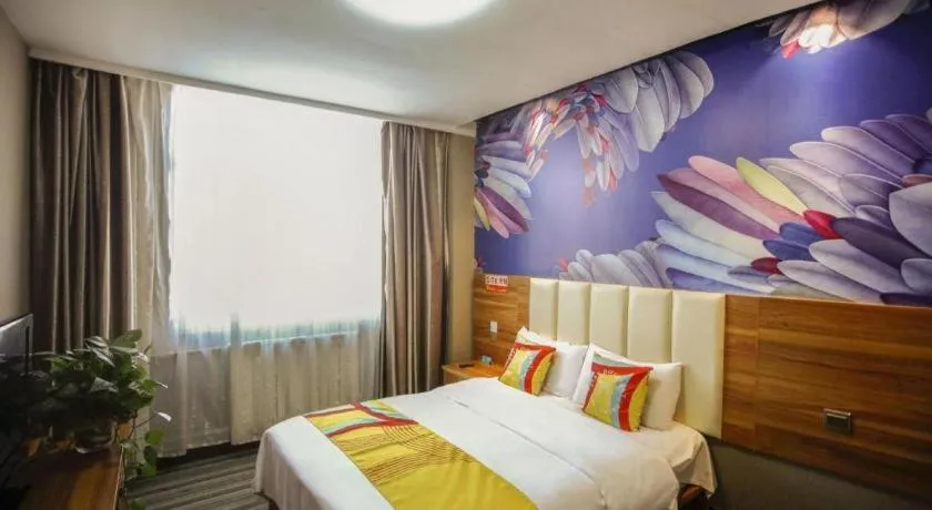 Bed in PAI Hotel Huayin Huashan Mountain Scenic Spot Ancient Street