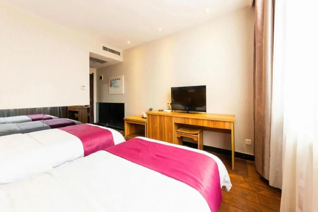 Bed in PAI Hotel Huayin Huashan Mountain Scenic Spot Ancient Street