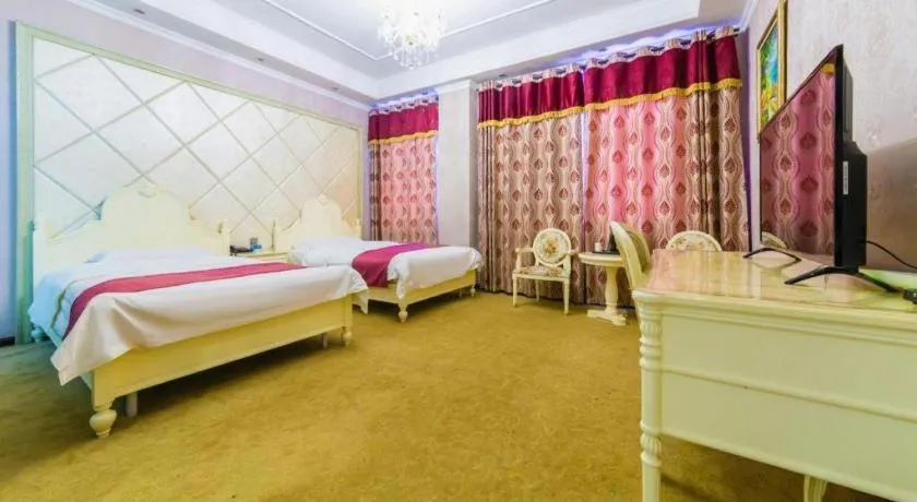 Bed in PAI Hotel Huayin Huashan Mountain Scenic Spot Ancient Street
