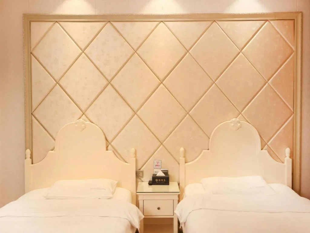 Bed in PAI Hotel Huayin Huashan Mountain Scenic Spot Ancient Street