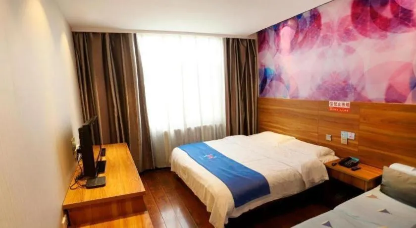 Bed in PAI Hotel Huayin Huashan Mountain Scenic Spot Ancient Street