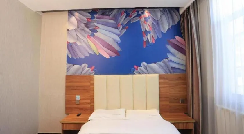 Bed in PAI Hotel Huayin Huashan Mountain Scenic Spot Ancient Street