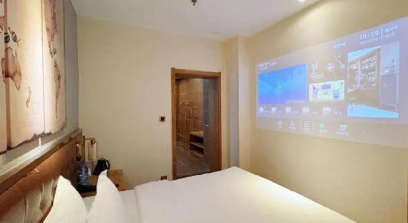 Bed in James Joyce Coffetel Beijing South Station Guang'anmen You'an Hospital