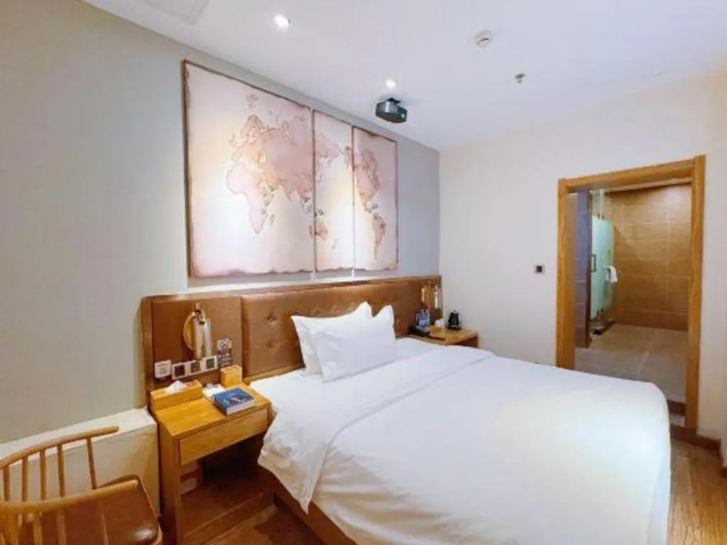 Bed in James Joyce Coffetel Beijing South Station Guang'anmen You'an Hospital