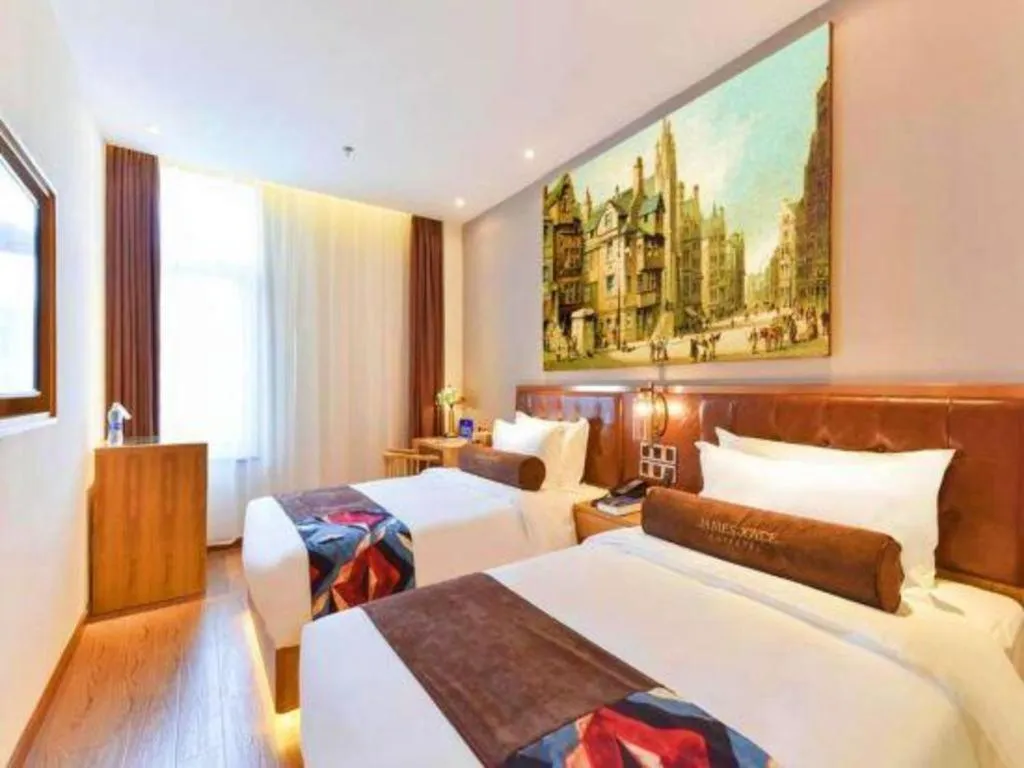 Bed in James Joyce Coffetel Beijing South Station Guang'anmen You'an Hospital