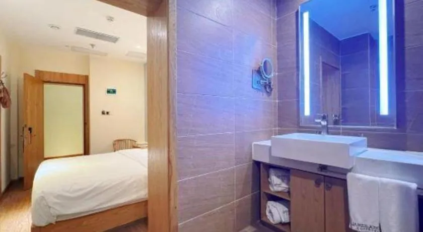 Bed in James Joyce Coffetel Beijing South Station Guang'anmen You'an Hospital