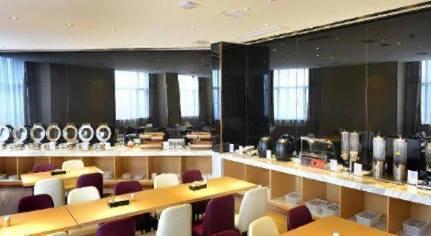 Lavande Hotel·Yichun Wanda, High Speed Railway Station