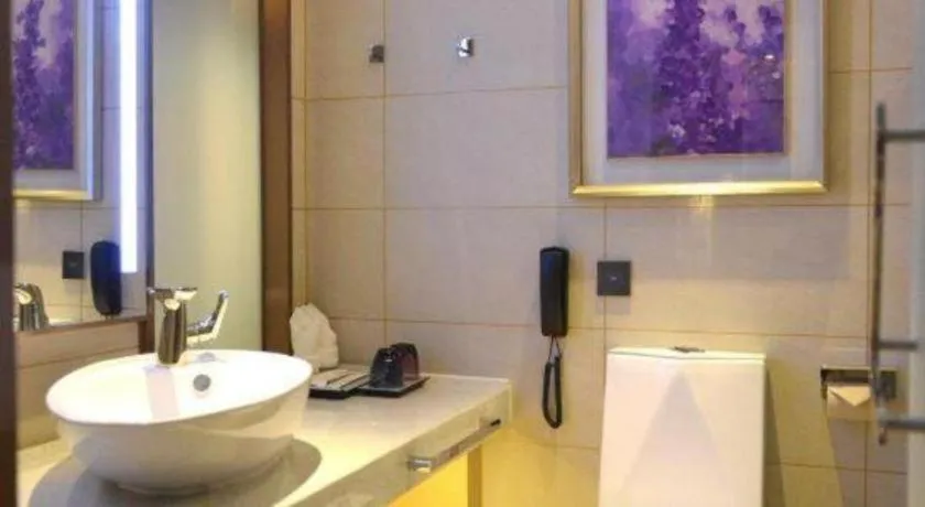 Lavande Hotel·Yichun Wanda, High Speed Railway Station