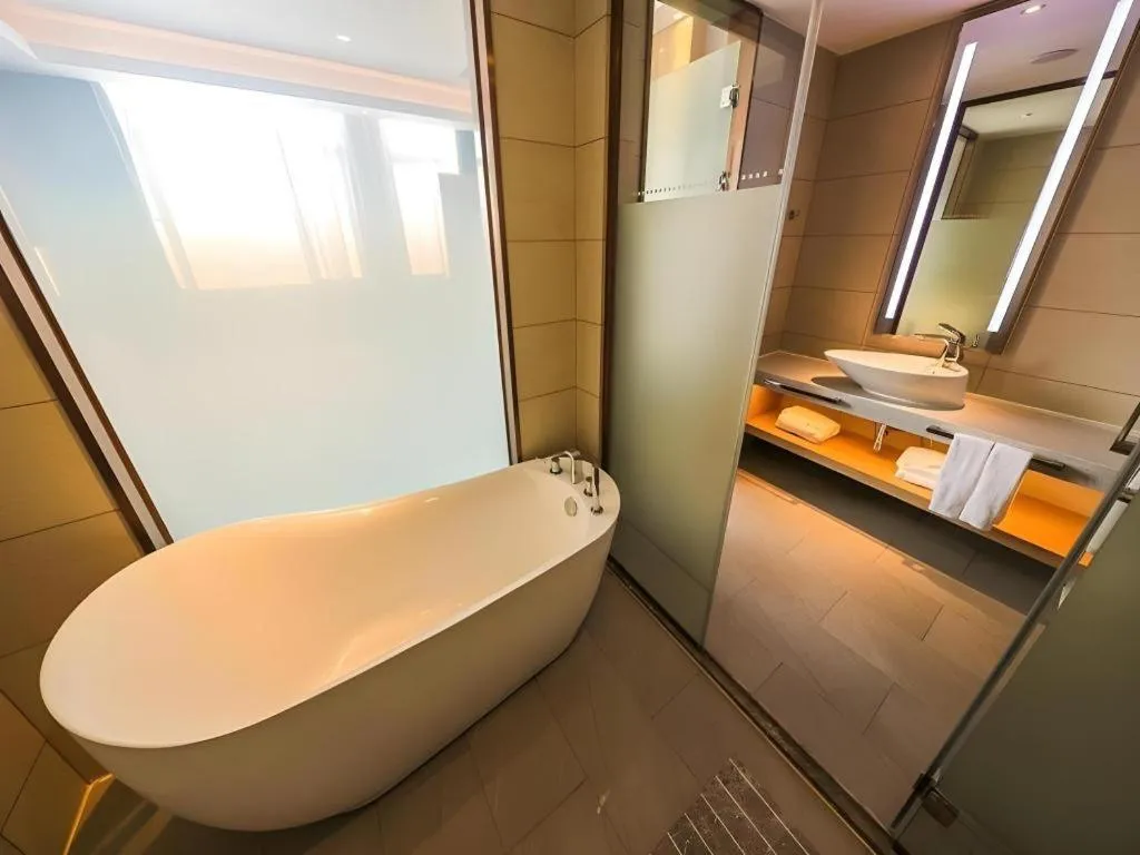 Lavande Hotel·Yichun Wanda, High Speed Railway Station