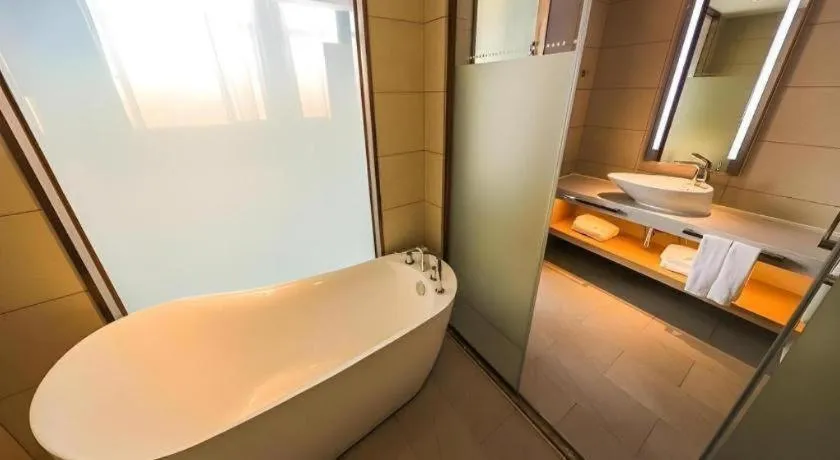 Lavande Hotel·Yichun Wanda, High Speed Railway Station