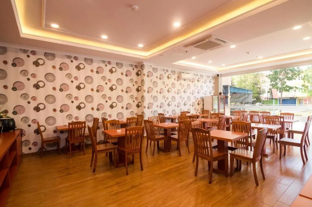 Capital O 1432 Blitz Hotel