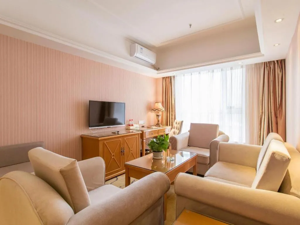 Vienna Hotel Inner Mongolia Hohhot Railway Station Gongzhufu Metro Station