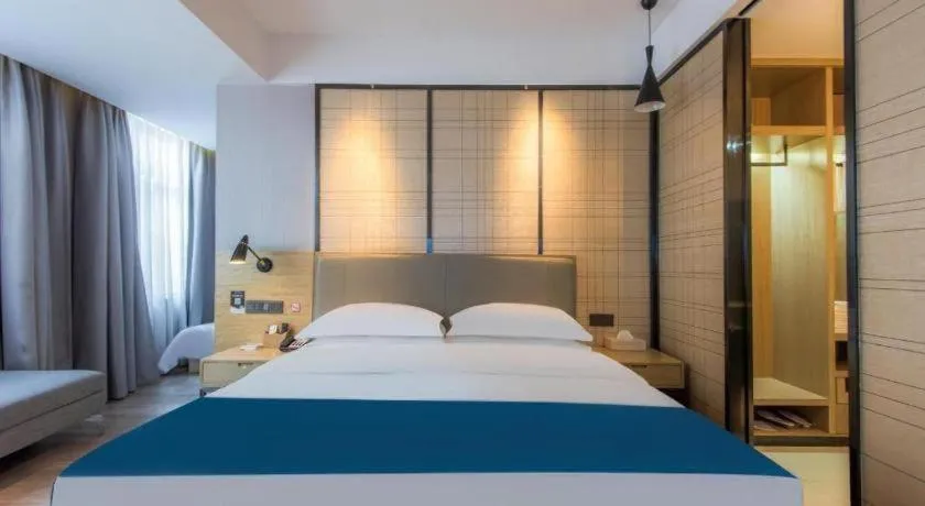 Bed in Echarm Hotel Lhasa Potala Palace