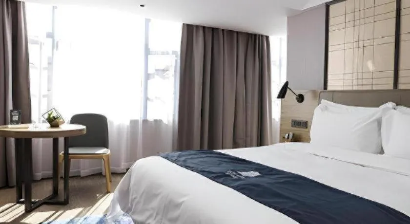 Bed in Echarm Hotel Lhasa Potala Palace