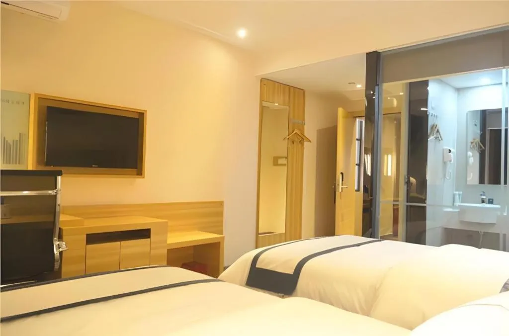 Bed in City Comfort Inn Wuhan Xudong Xiaoping Hubei University