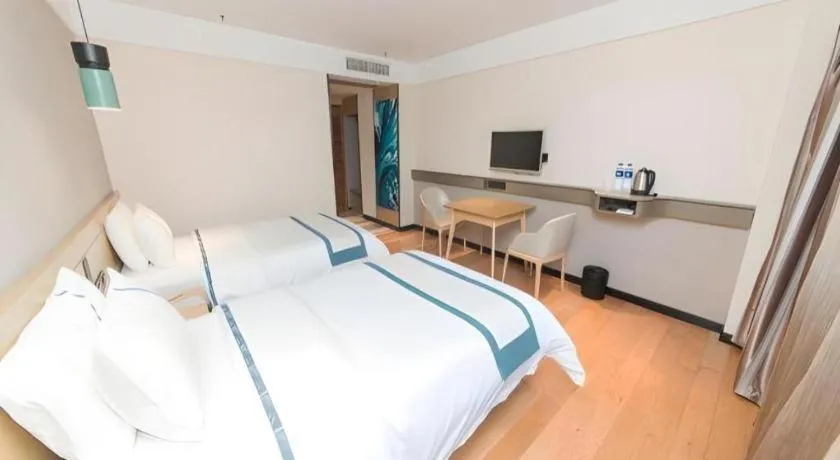 Bed in City Comfort Inn Guangzhou Panyu Qiaonan Aoyuan Plaza