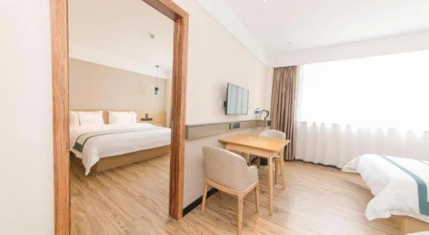 Bed in City Comfort Inn Guangzhou Panyu Qiaonan Aoyuan Plaza