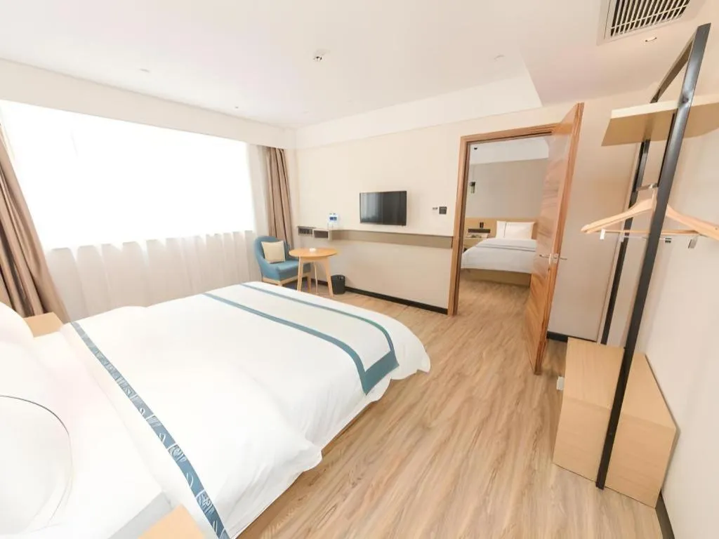 Bed in City Comfort Inn Guangzhou Panyu Qiaonan Aoyuan Plaza