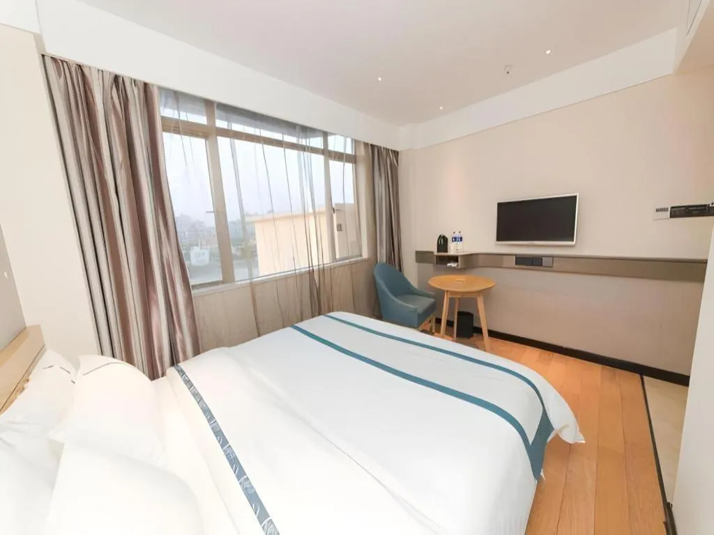 Bed in City Comfort Inn Guangzhou Panyu Qiaonan Aoyuan Plaza