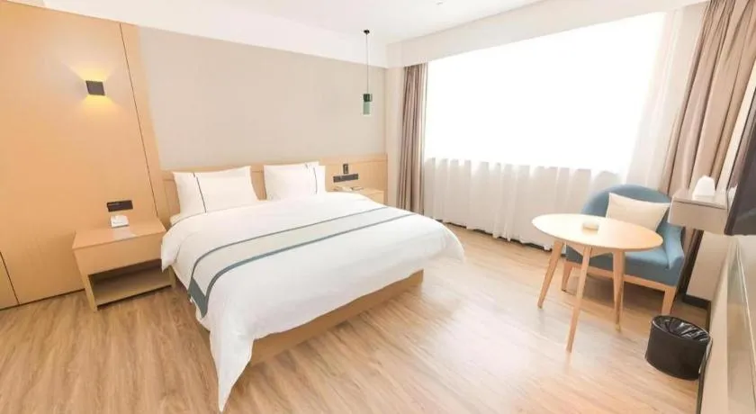 Bed in City Comfort Inn Guangzhou Panyu Qiaonan Aoyuan Plaza