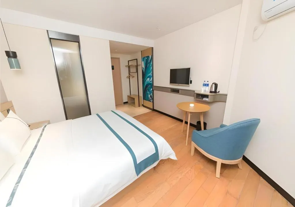 Bed in City Comfort Inn Guangzhou Panyu Qiaonan Aoyuan Plaza