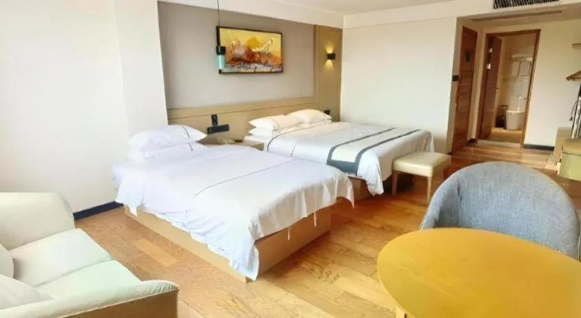 Bed in City Comfort Inn Guangzhou Panyu Qiaonan Aoyuan Plaza