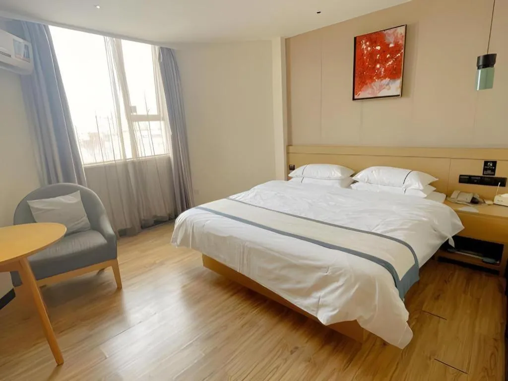 Bed in City Comfort Inn Guangzhou Panyu Qiaonan Aoyuan Plaza