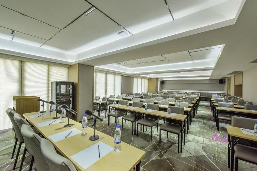 Borrman Hotel Guiyang Guanshanhu International Conference Center Metro Station