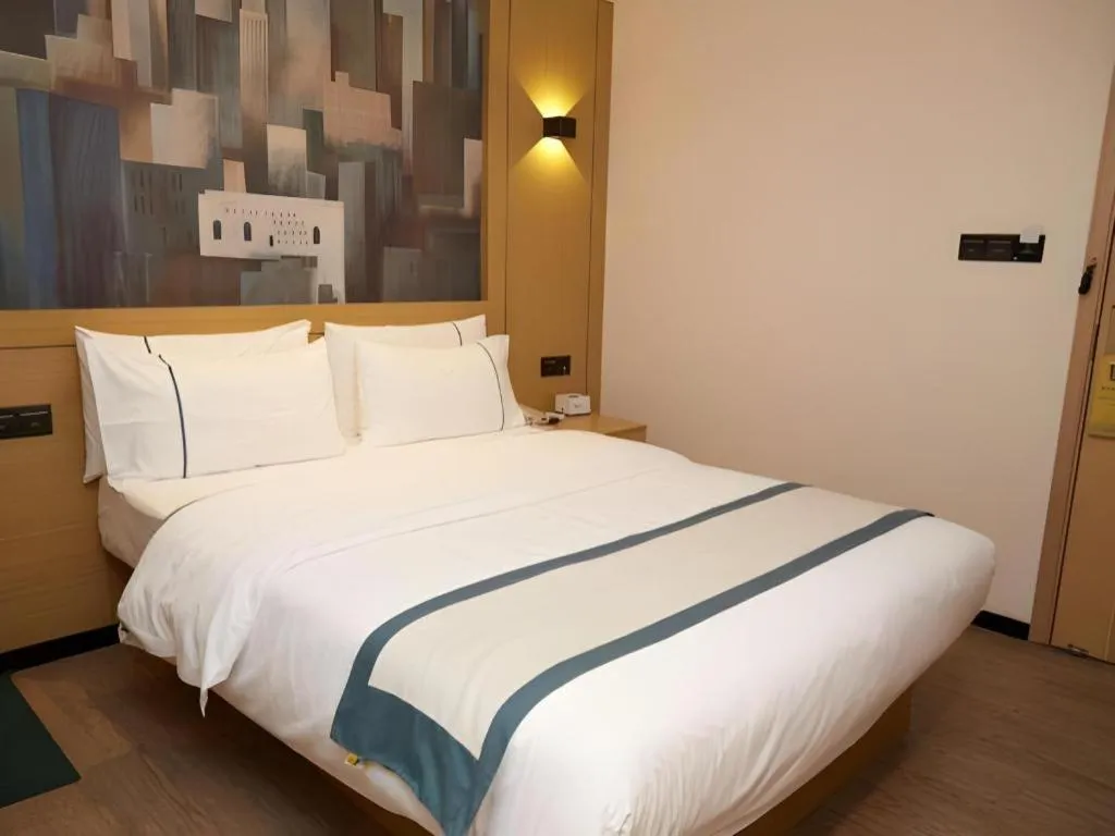Bed in City Comfort Inn Guangzhou Shisanhang Shangxiajiu Pedestrian Street 1st Branch