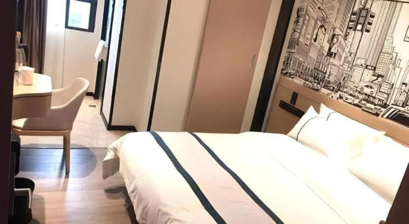 Bed in City Comfort Inn Guangzhou Shisanhang Shangxiajiu Pedestrian Street 1st Branch