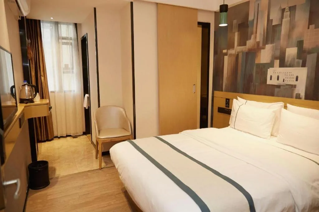 Bed in City Comfort Inn Guangzhou Shisanhang Shangxiajiu Pedestrian Street 1st Branch