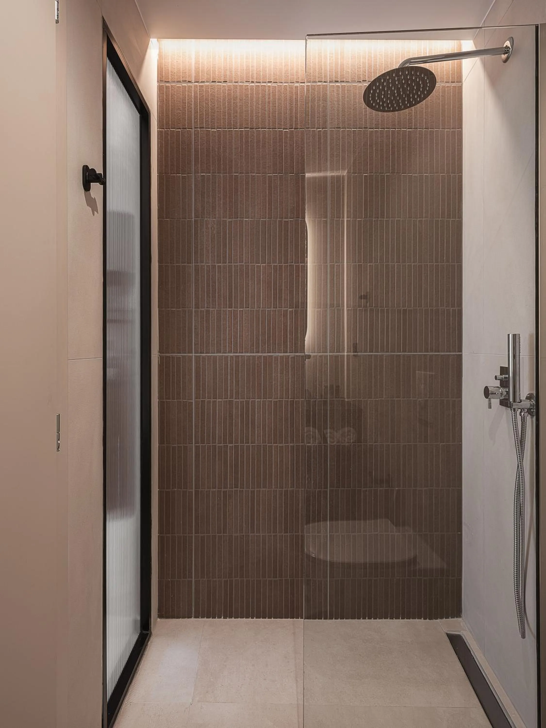 Shower in Copal Simple Staying